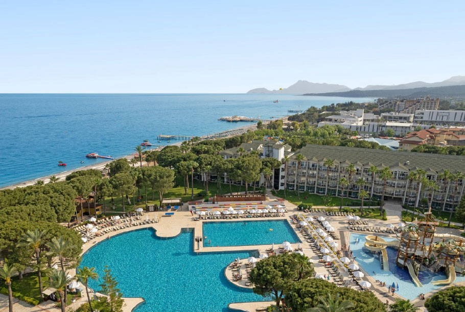 Dobedan World Palace – Kemer’de Konfor ve Eğlence Dolu Bir Tatil